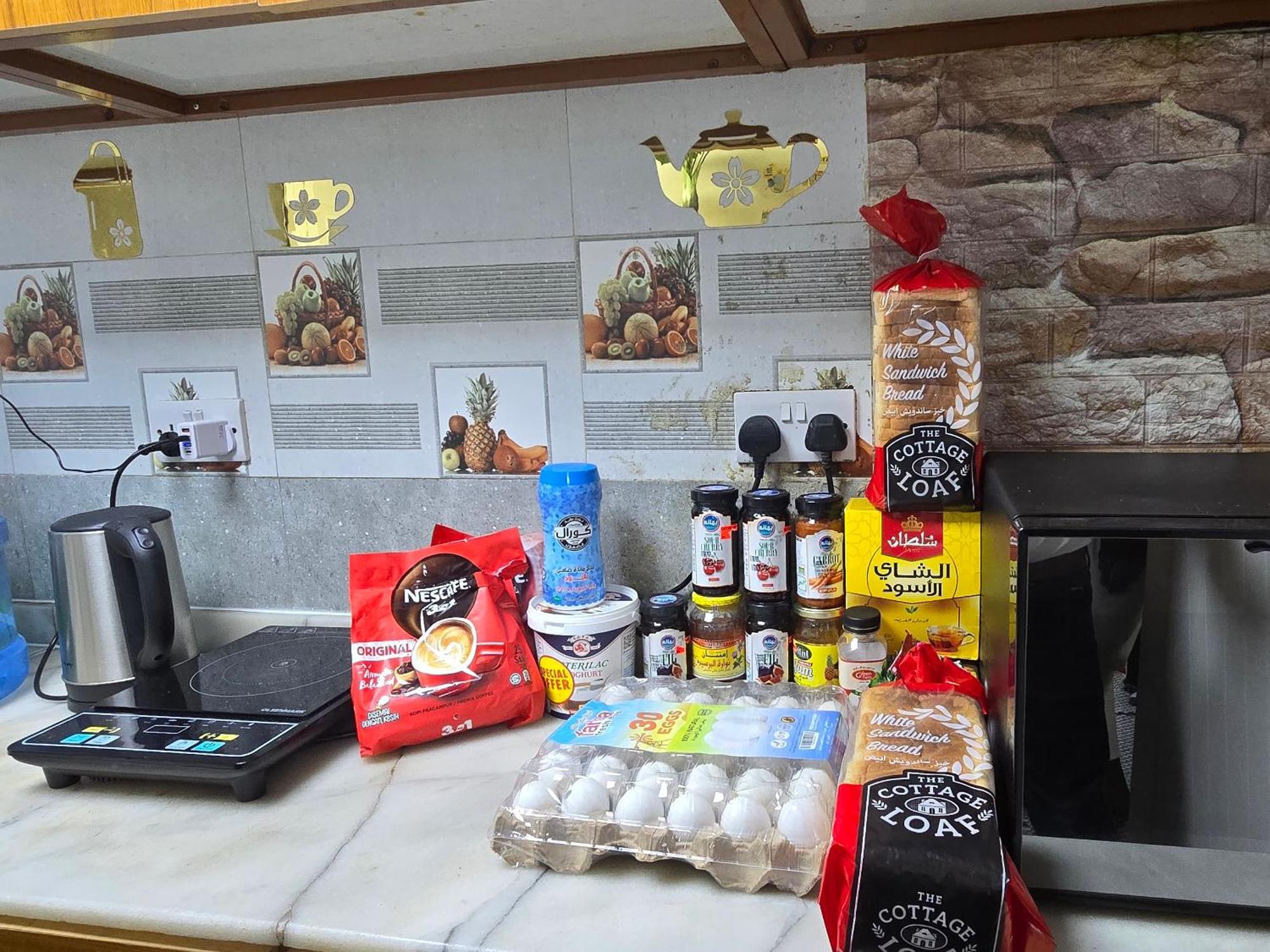 Alharaki Capsule Bed & Breakfast Dubai Bagian luar foto