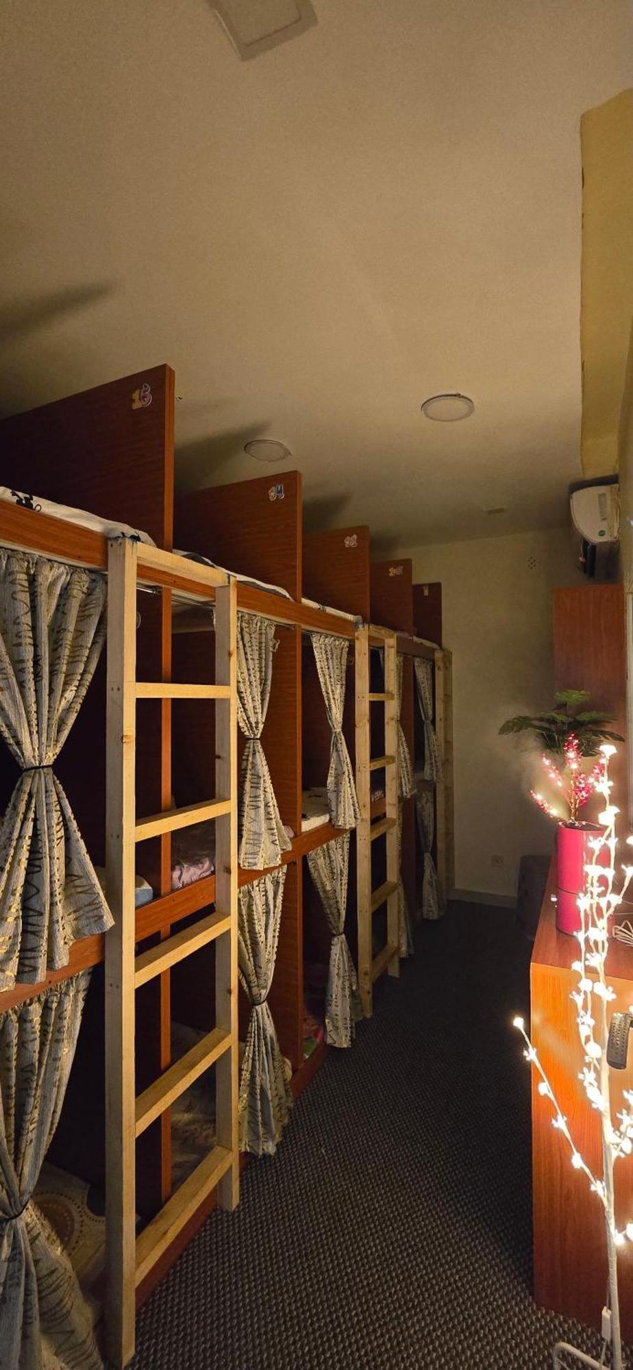 Alharaki Capsule Bed & Breakfast Dubai Bagian luar foto