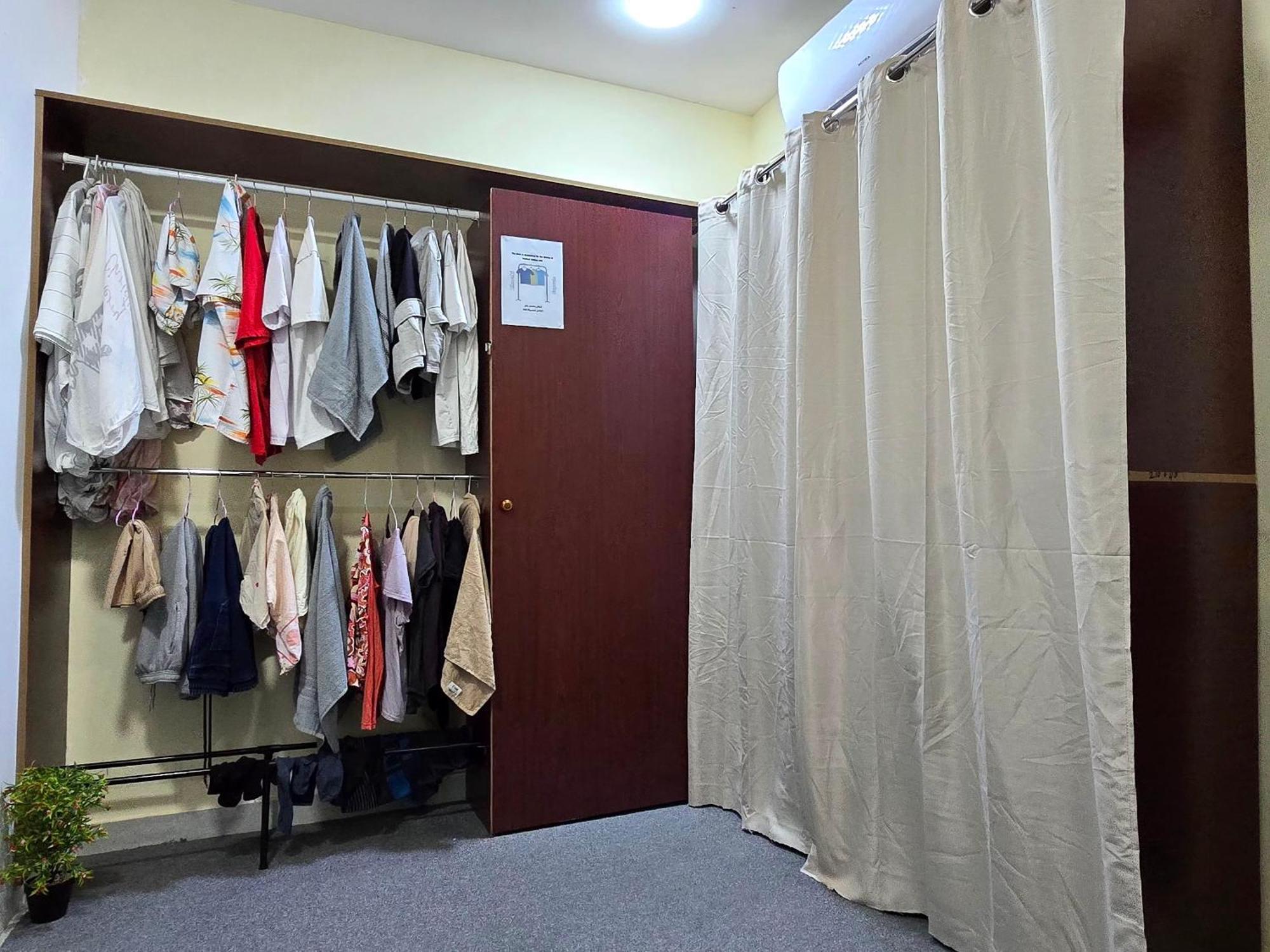 Alharaki Capsule Bed & Breakfast Dubai Bagian luar foto